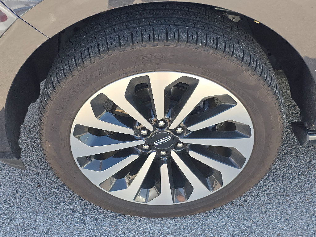 Used 2024 Lincoln Navigator Reserve AWD/4WD image 6