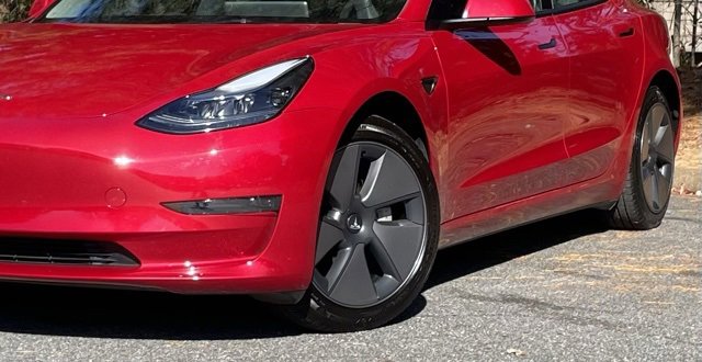 Used 2023 Tesla Model 3 Standard Range image 2