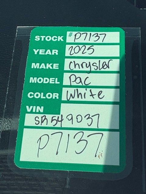 Certified 2025 Chrysler Pacifica Limited image 22