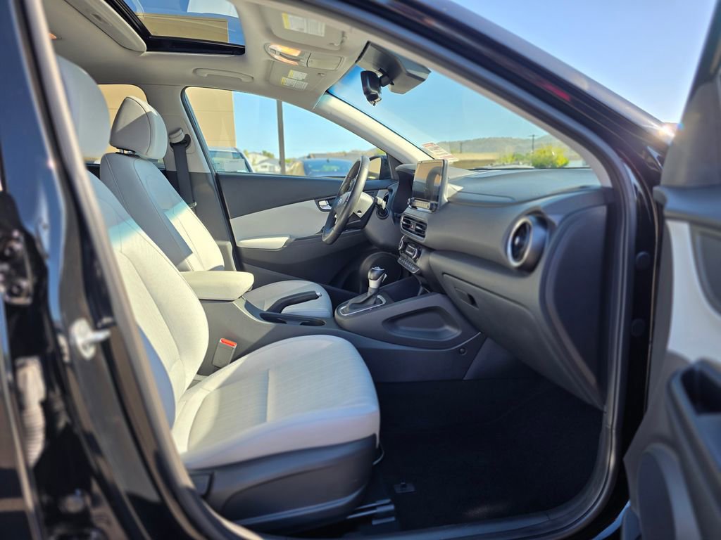 Certified 2023 Hyundai Kona SEL w/ Convenience Package image 9