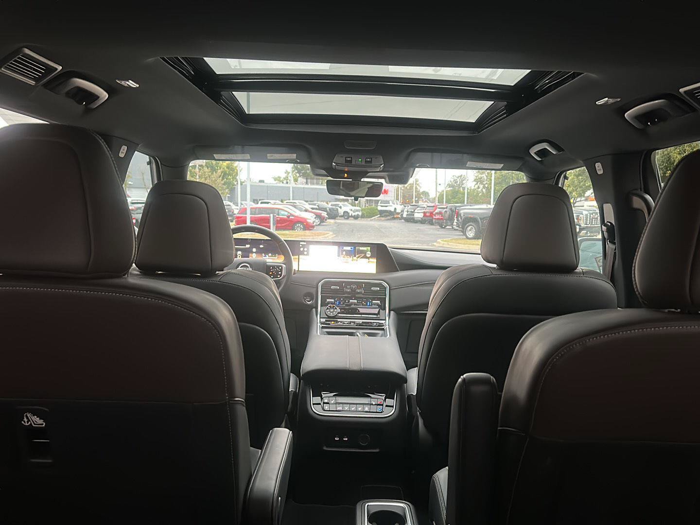 Used 2025 Nissan Armada Platinum w/ Convenience Package AWD/4WD image 19