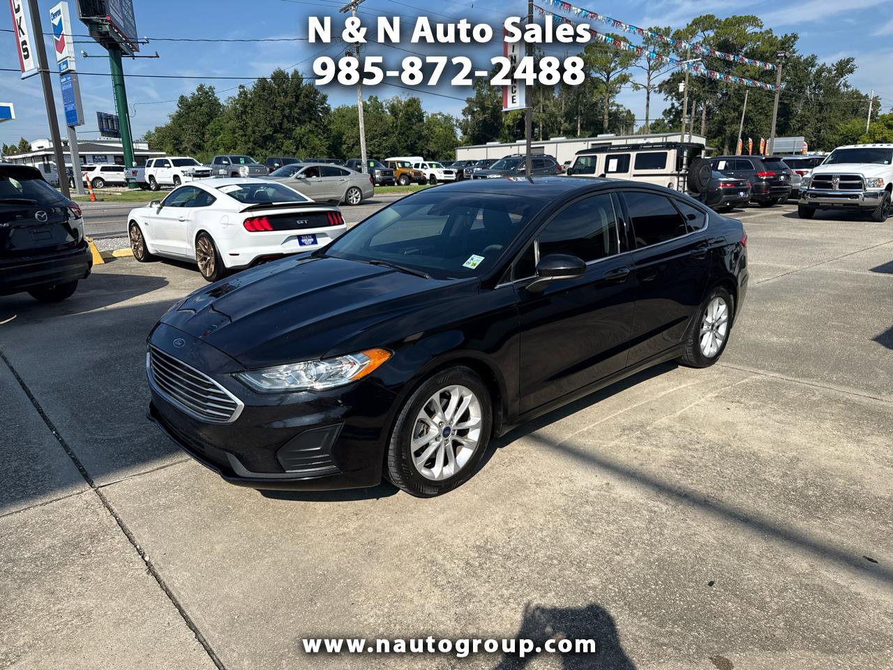 Used 2020 Ford Fusion SE image 1