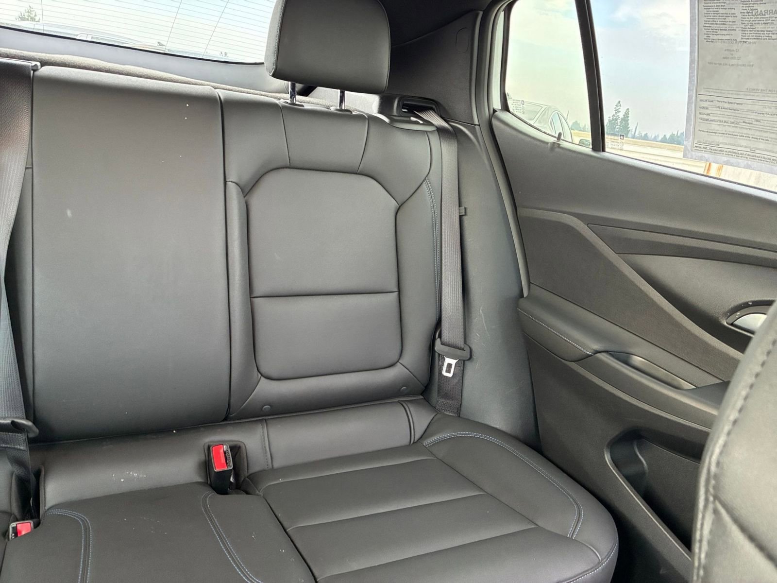 Used 2025 Buick Envista Sport Touring image 37
