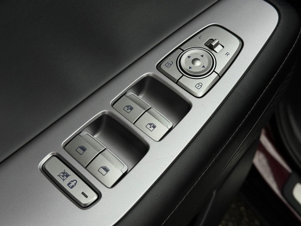 Used 2024 Hyundai Palisade Limited image 11
