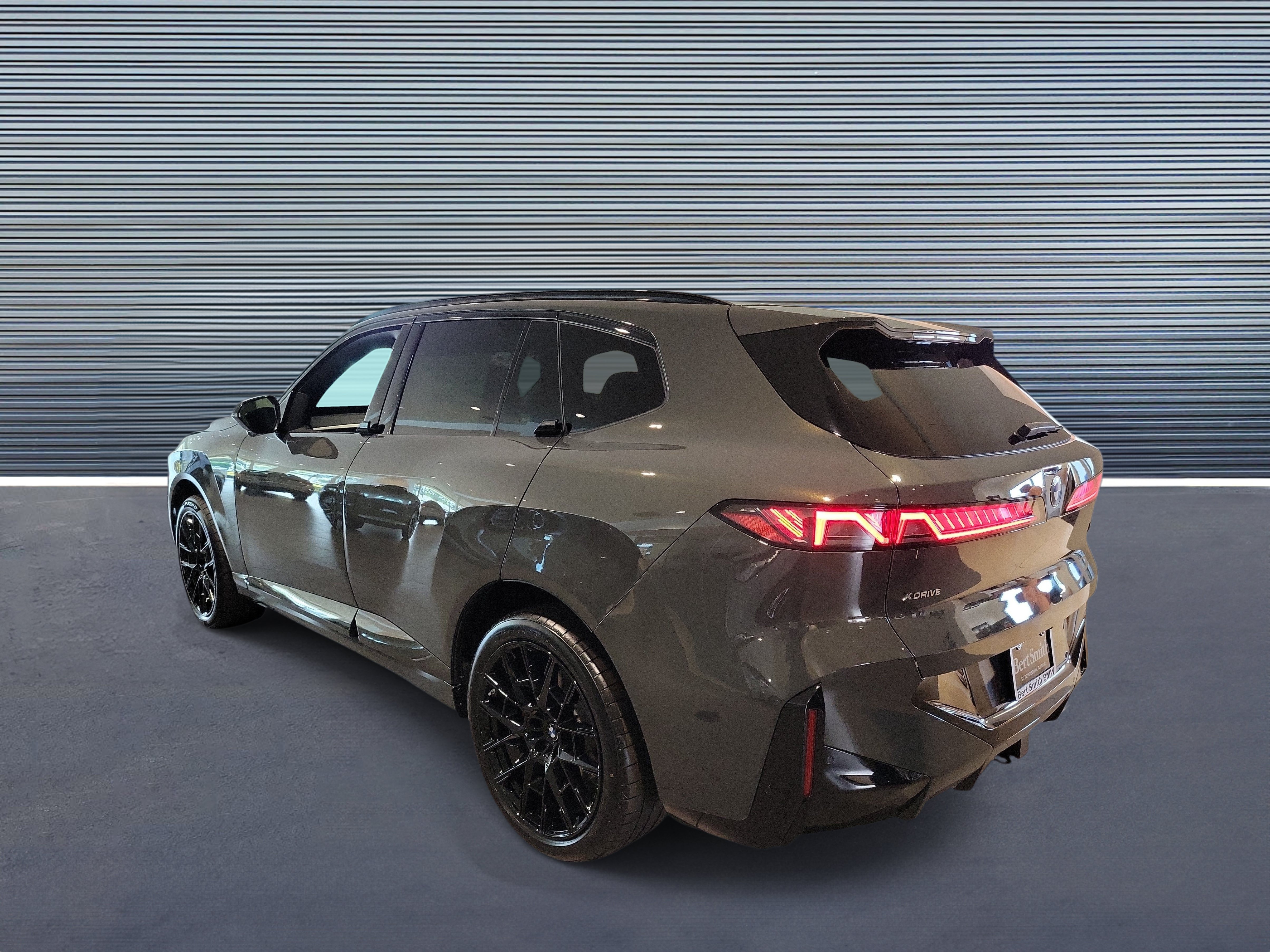 New 2027 BMW X5 xDrive40i w/ M Sport Professional Package AWD/4WD image 4
