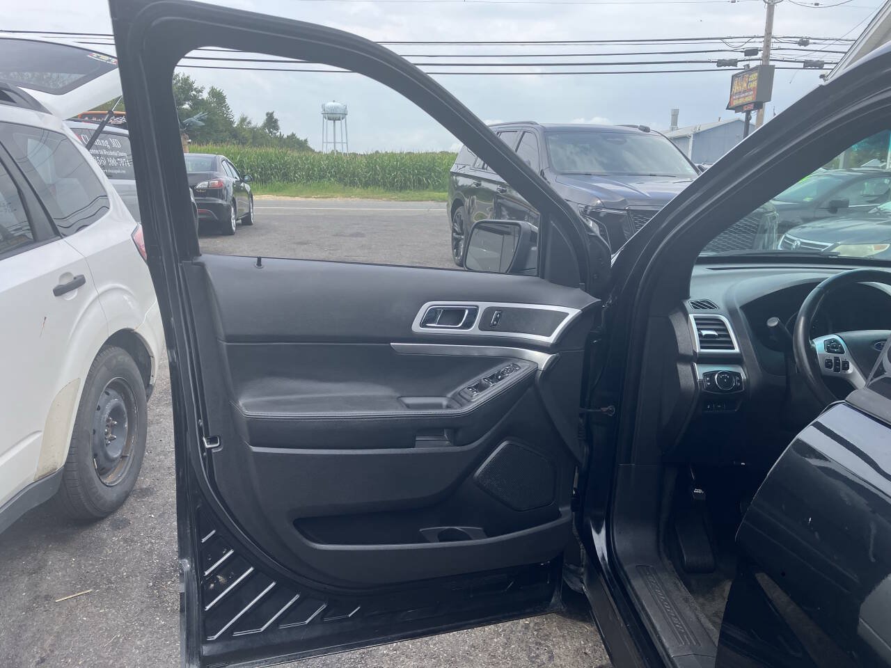 Used 2013 Ford Explorer XLT AWD/4WD image 18