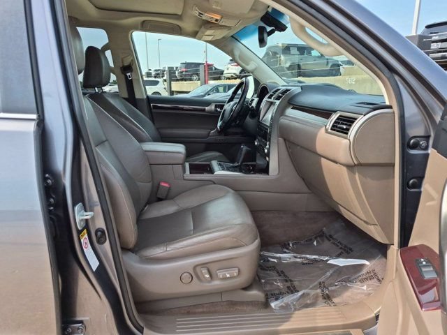 Used 2018 Lexus GX 460 Premium w/ Premium Package AWD/4WD image 21