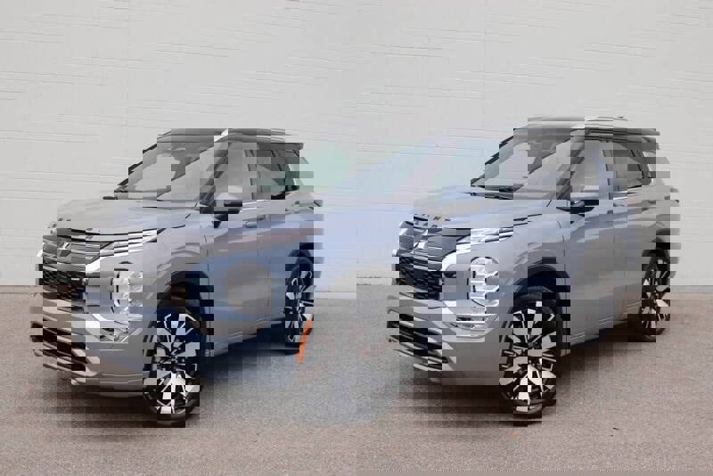 New 2025 Mitsubishi Outlander SEL image 44