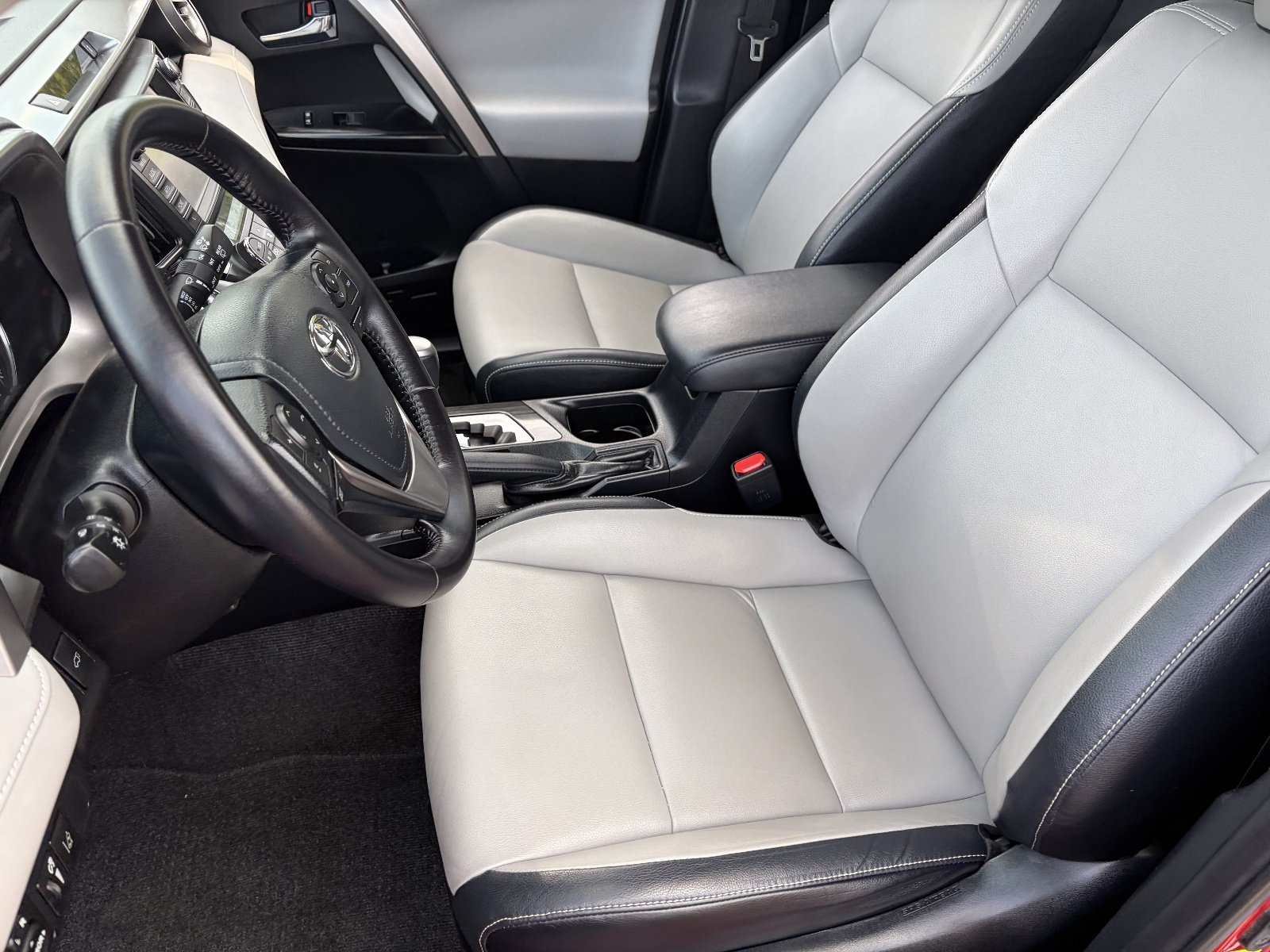 Used 2016 Toyota RAV4 Limited AWD/4WD image 20