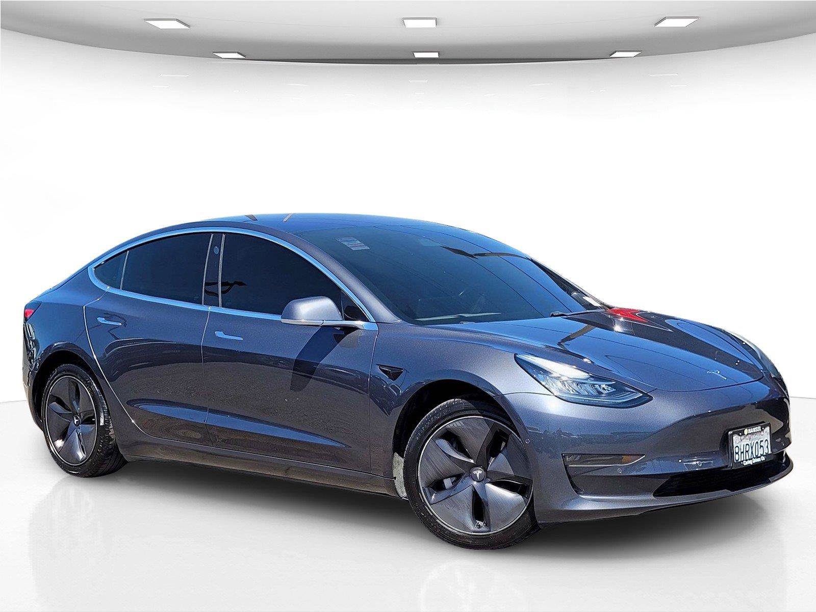 Used 2018 Tesla Model 3 Mid Range RWD image 2
