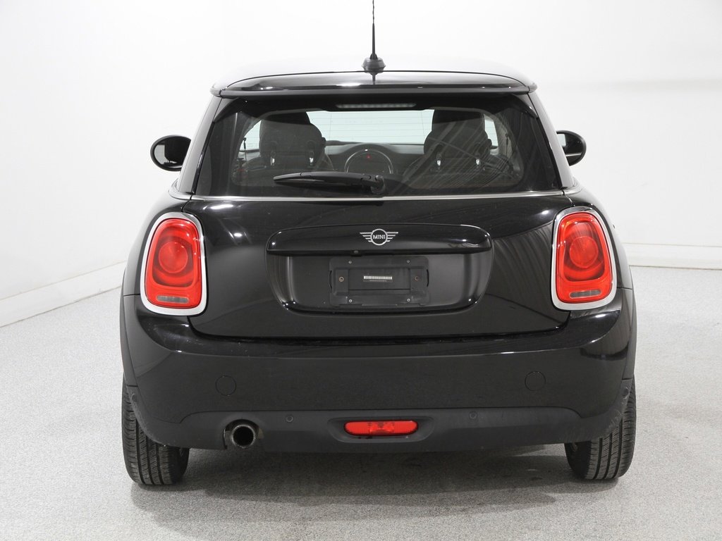 Used 2019 MINI Cooper 2-Door Hardtop image 18