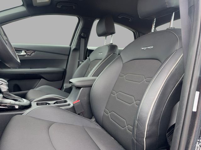 Used 2024 Kia Forte GT-Line image 11