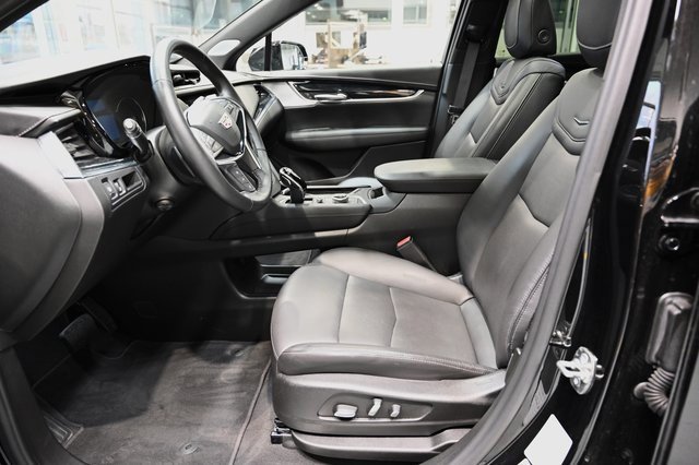 Used 2025 Cadillac XT5 Premium Luxury image 9