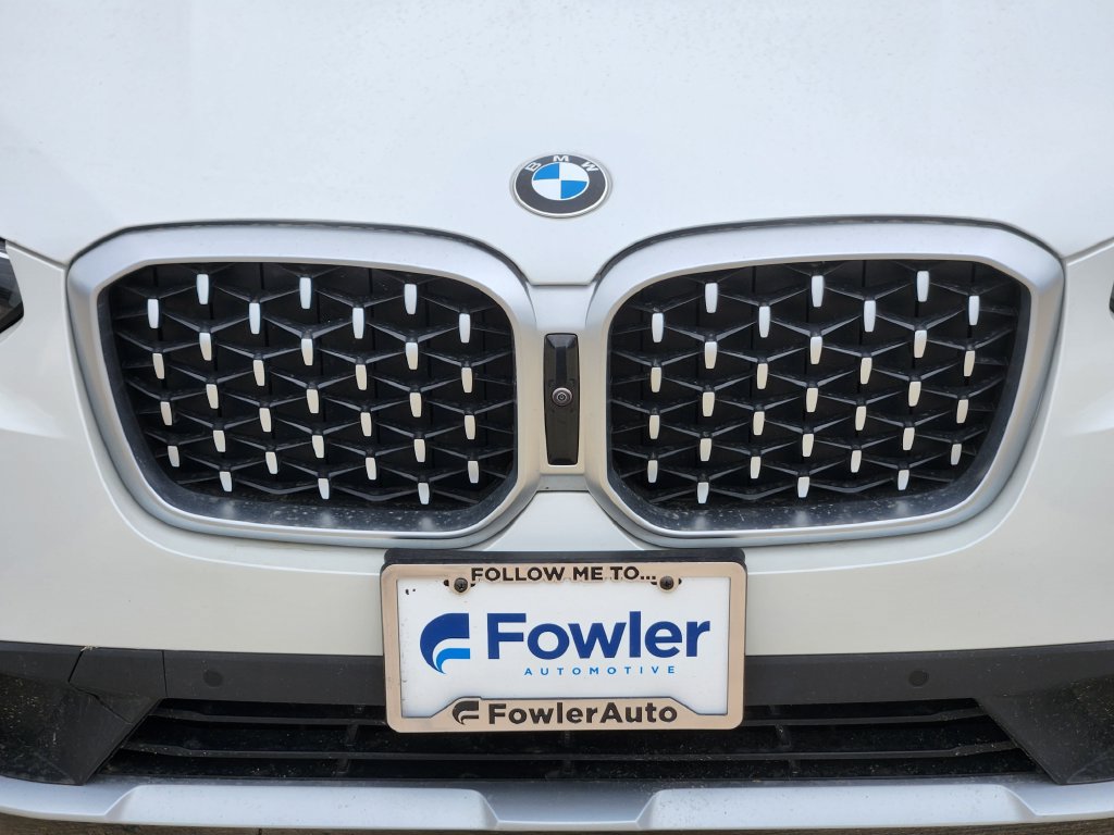 Used 2024 BMW X4 xDrive30i w/ Parking Assistance Package AWD/4WD image 12
