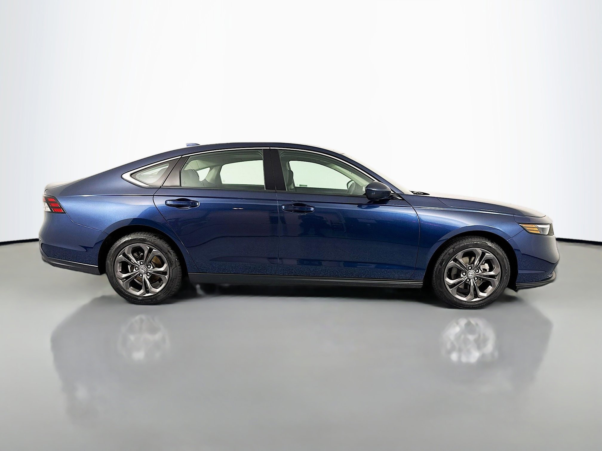 Certified 2024 Honda Accord EX image 4