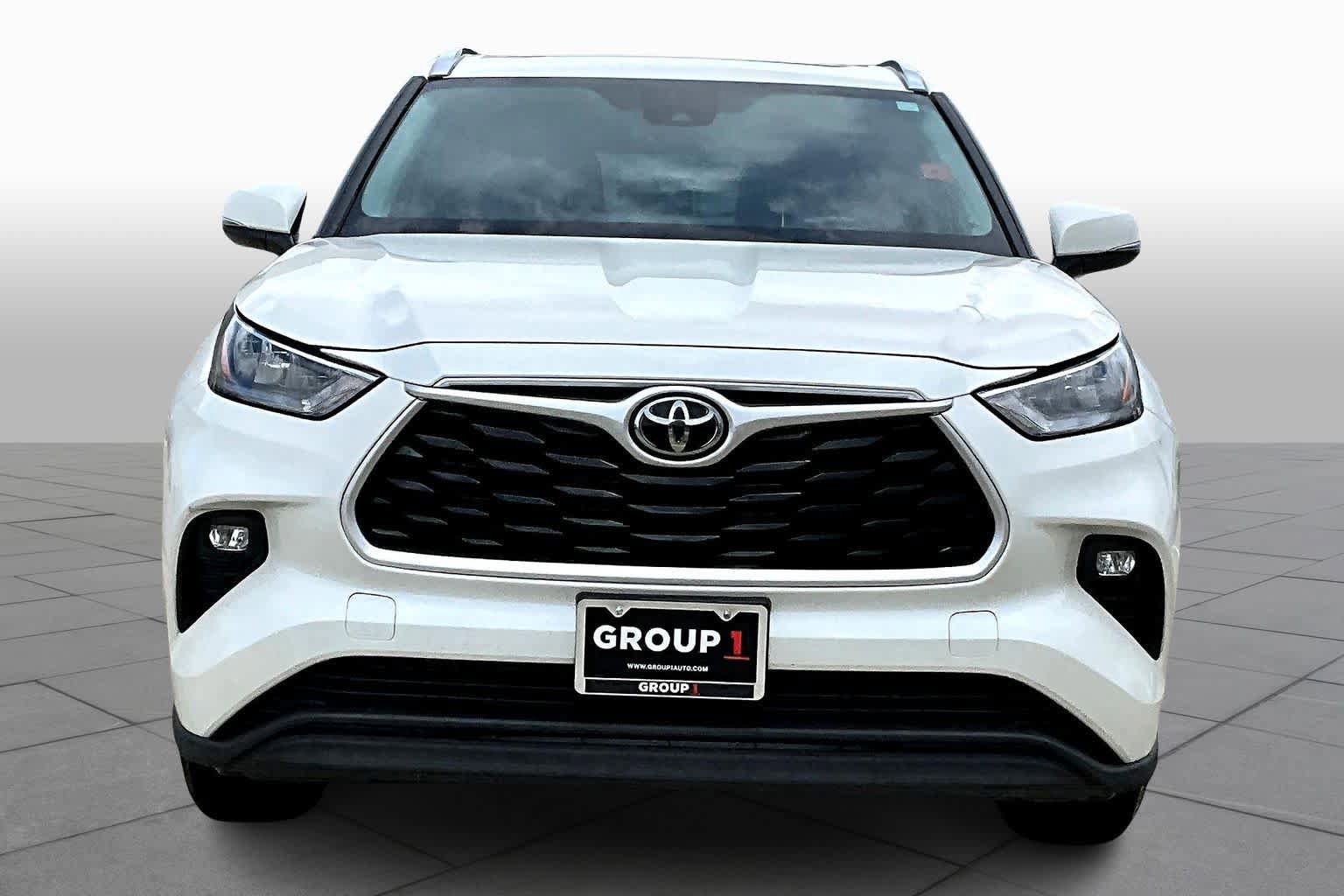 Used 2020 Toyota Highlander XLE FWD image 4