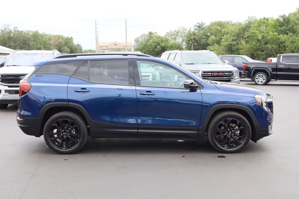 Used 2022 GMC Terrain SLT w/ Infotainment Package II FWD image 10