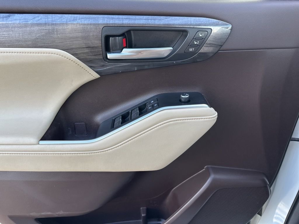 Used 2021 Toyota Highlander Platinum image 13