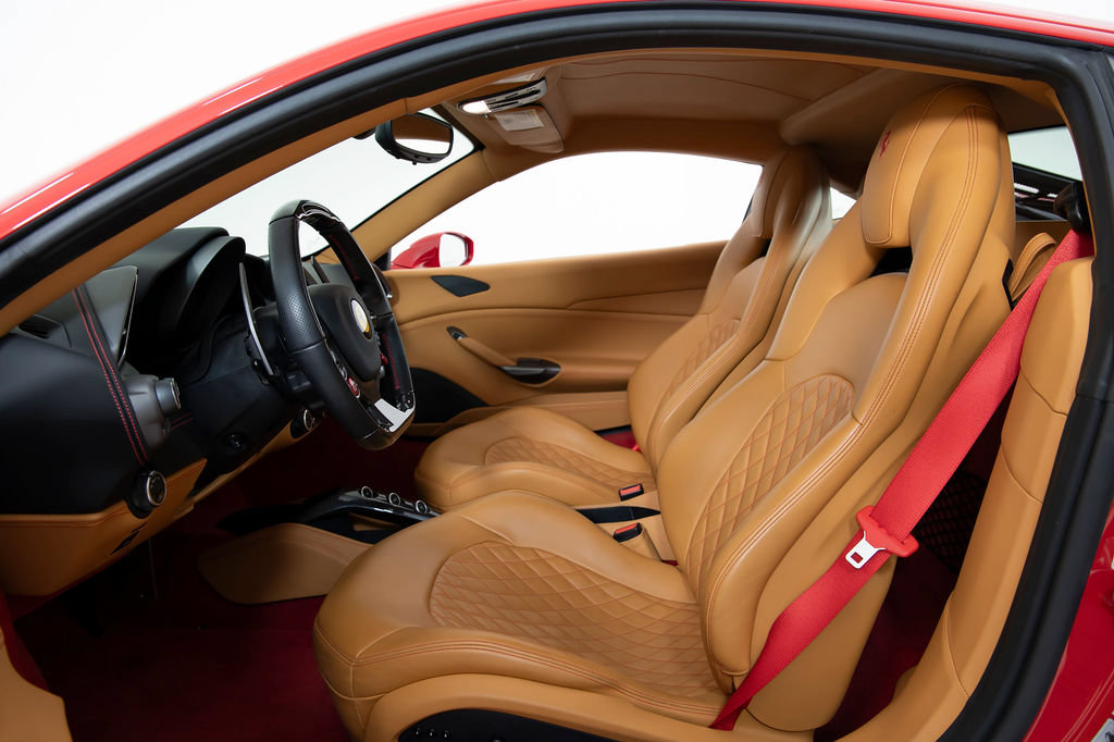 Certified 2017 Ferrari 488 GTB RWD image 5