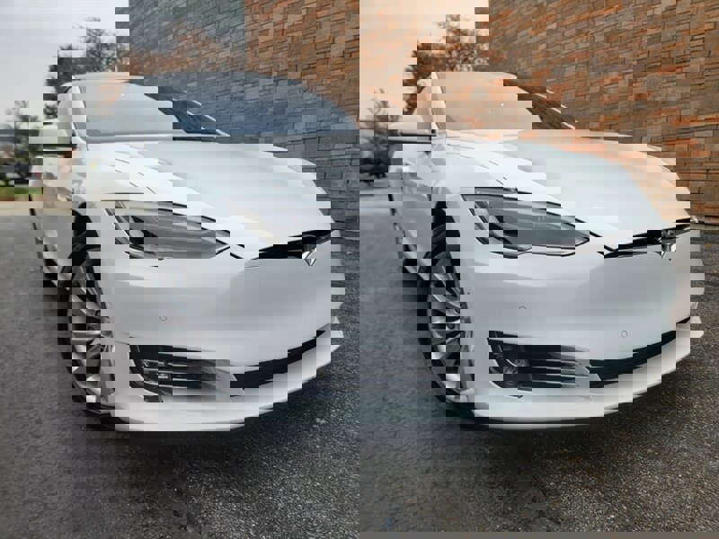 Used 2016 Tesla Model S image 3