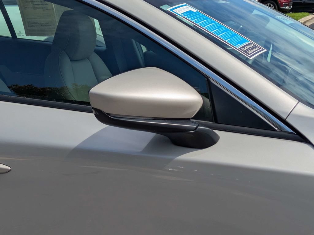 Certified 2025 MAZDA MAZDA3 s FWD image 12