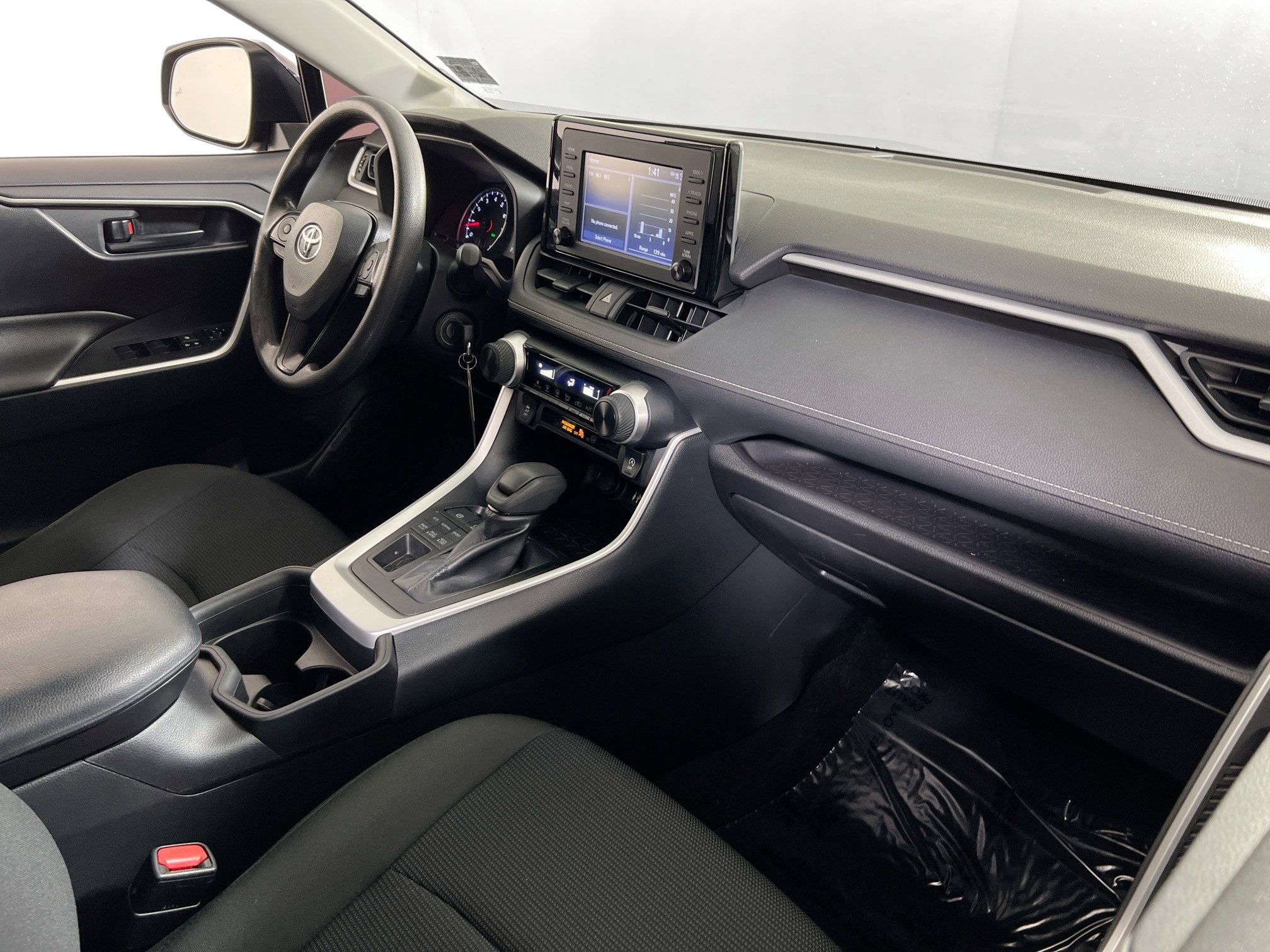 Used 2019 Toyota RAV4 LE w/ All Weather Liner Package AWD/4WD image 26