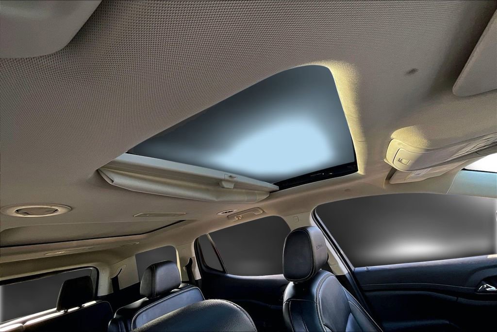 Used 2021 GMC Acadia Denali w/ Denali Technology Package image 30