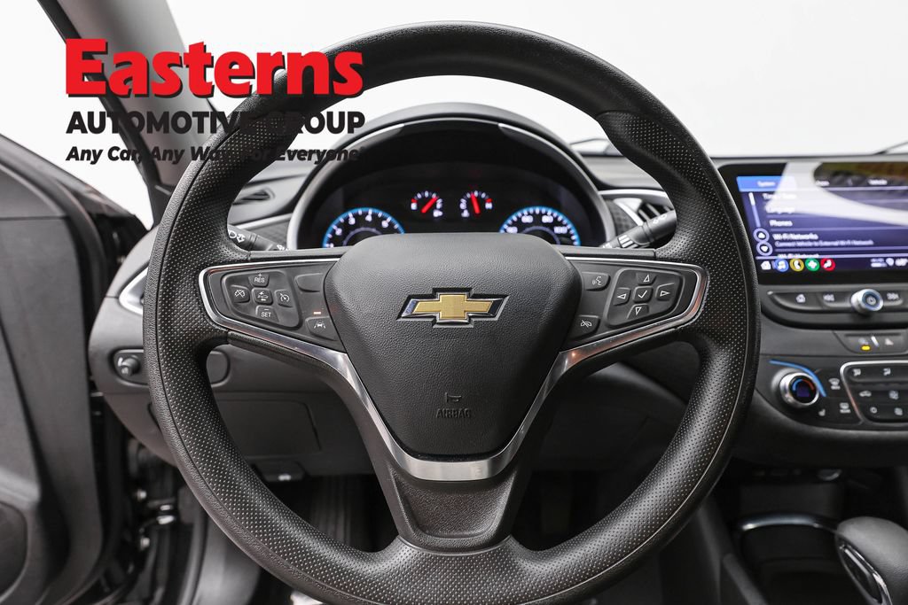 Used 2025 Chevrolet Malibu LT FWD image 11