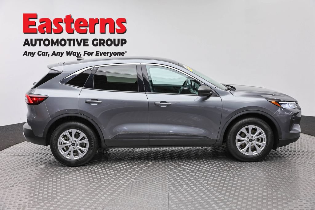 Used 2024 Ford Escape Active FWD image 4