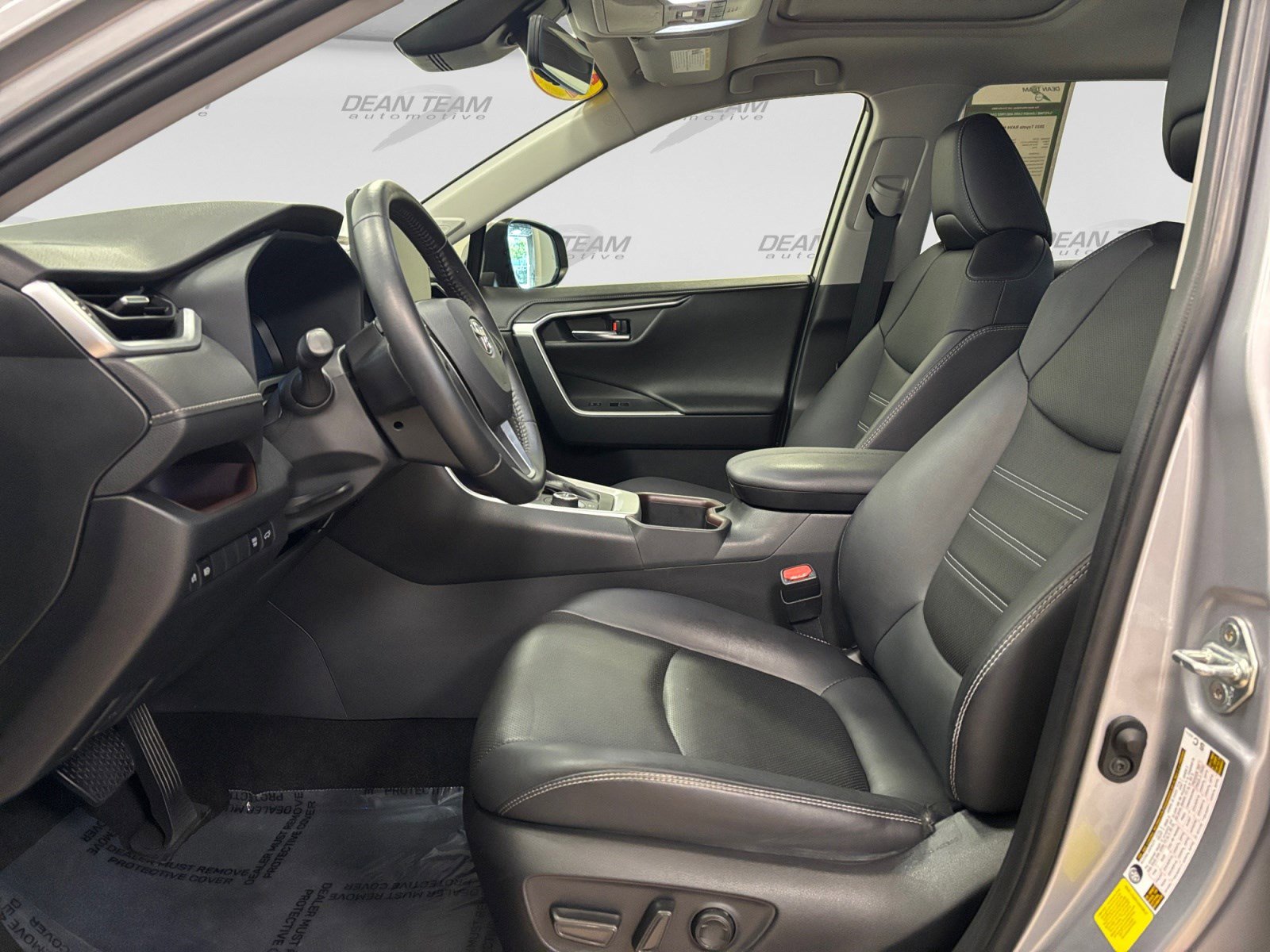 Used 2023 Toyota RAV4 Limited AWD/4WD image 9