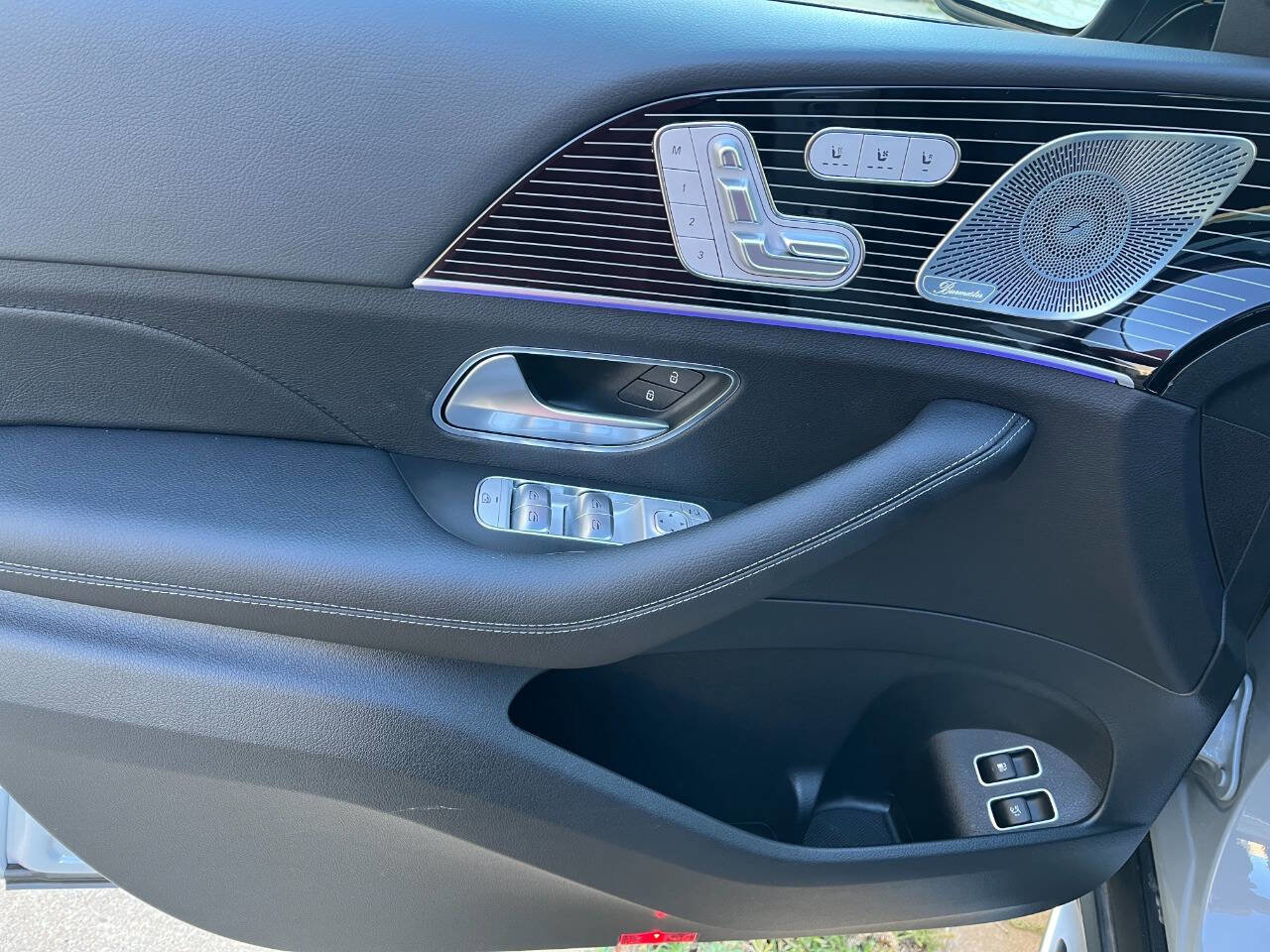 Used 2024 Mercedes-Benz GLE 450e 4MATIC image 5