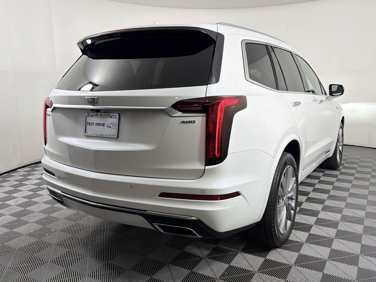 Used 2023 Cadillac XT6 Premium Luxury FWD image 6