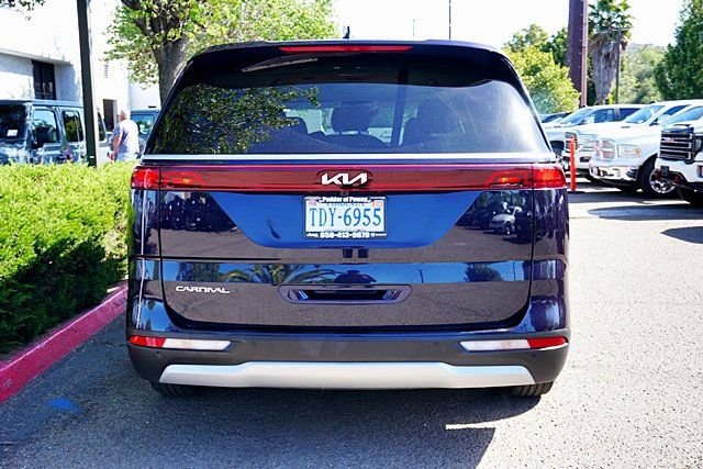 Used 2024 Kia Carnival LX FWD image 9