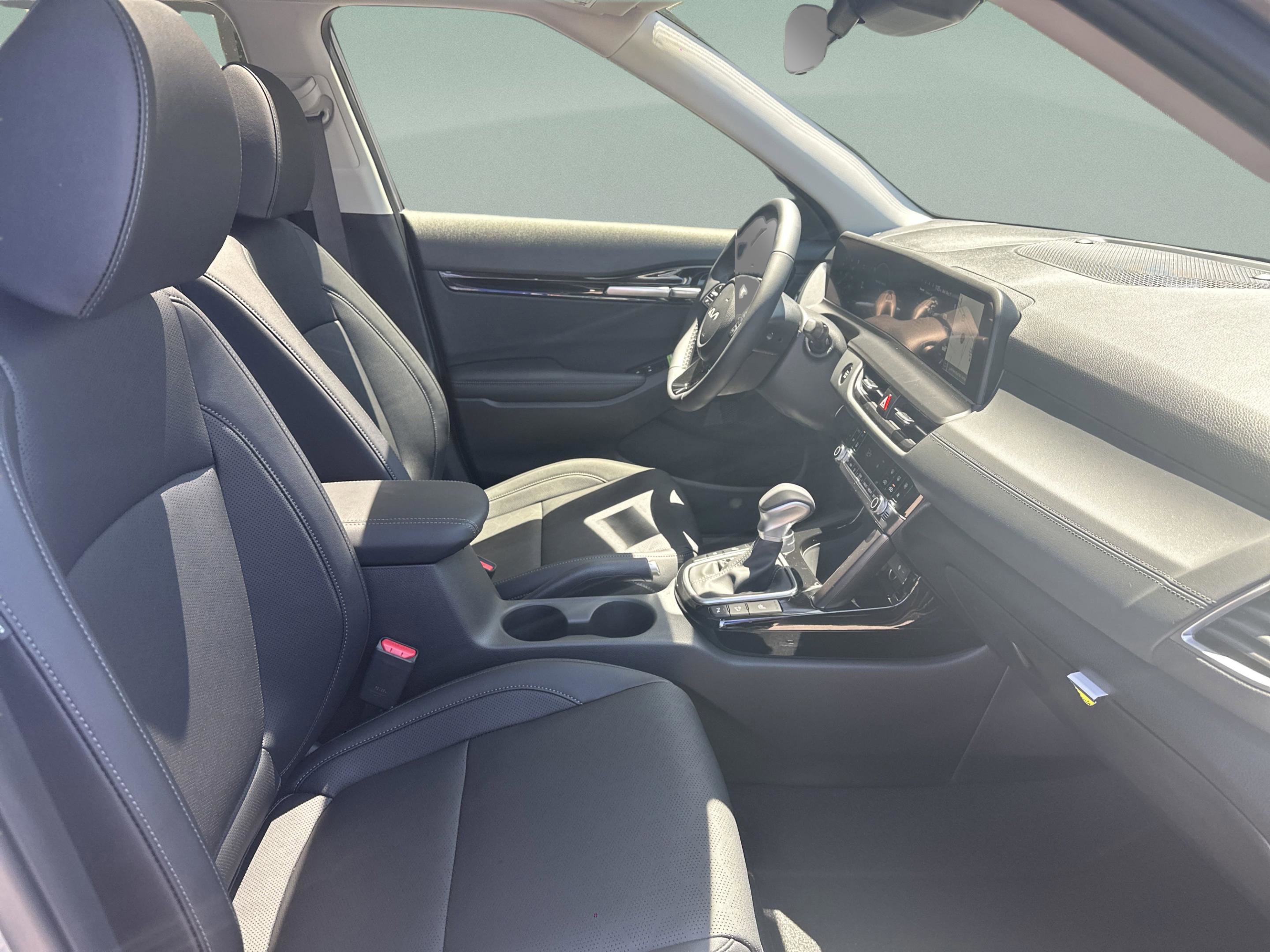 Used 2025 Kia Seltos EX w/ EX Sunroof Package image 40