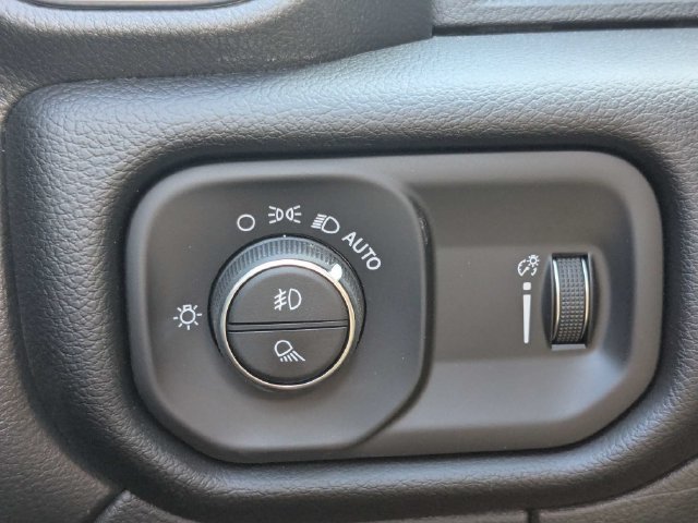 New 2026 RAM 3500 Big Horn AWD/4WD image 24
