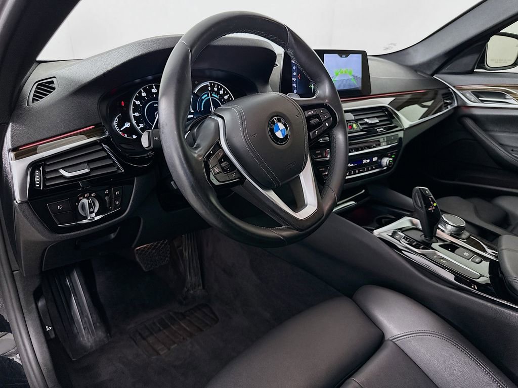 Used 2018 BMW 530e w/ Premium Package 2 RWD image 9