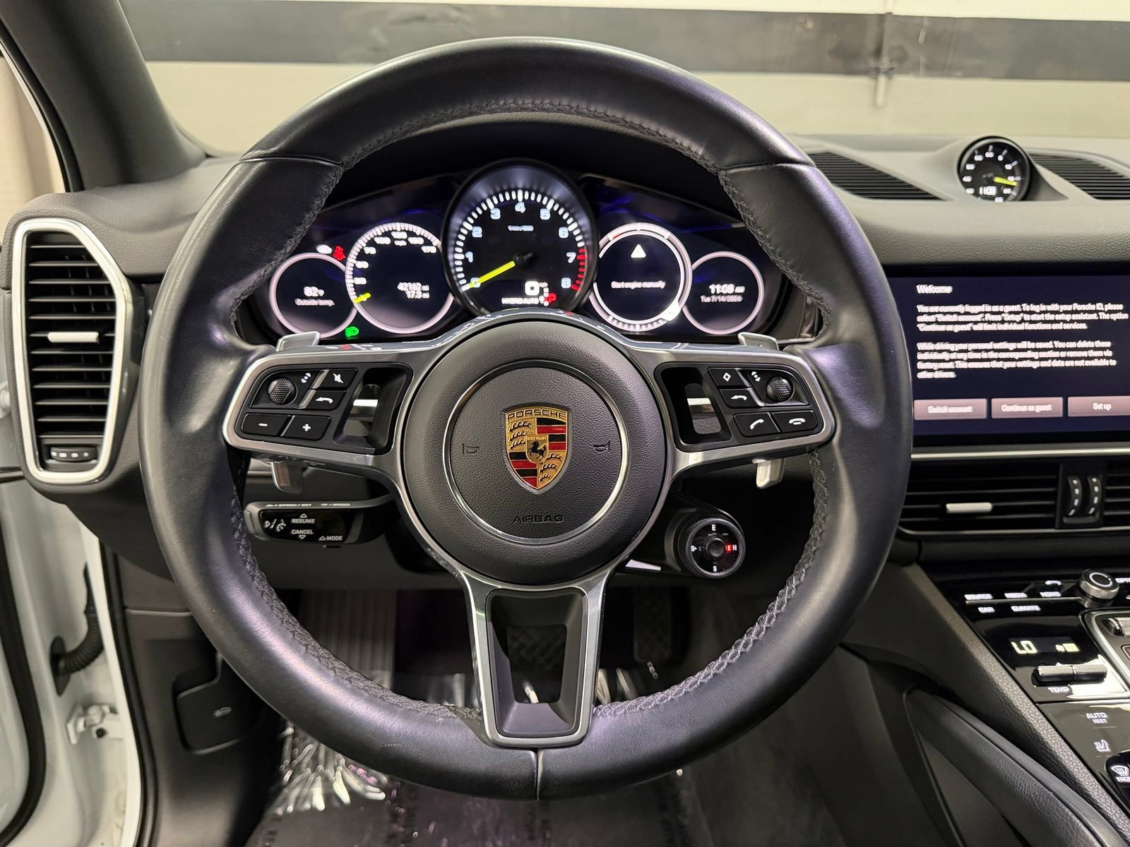 Used 2022 Porsche Cayenne E-Hybrid w/ Premium Package AWD/4WD image 27