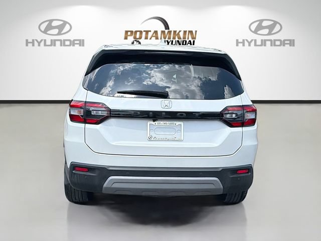 Used 2025 Honda Pilot EX-L image 6