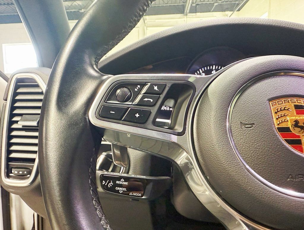 Used 2022 Porsche Cayenne Platinum Edition image 12