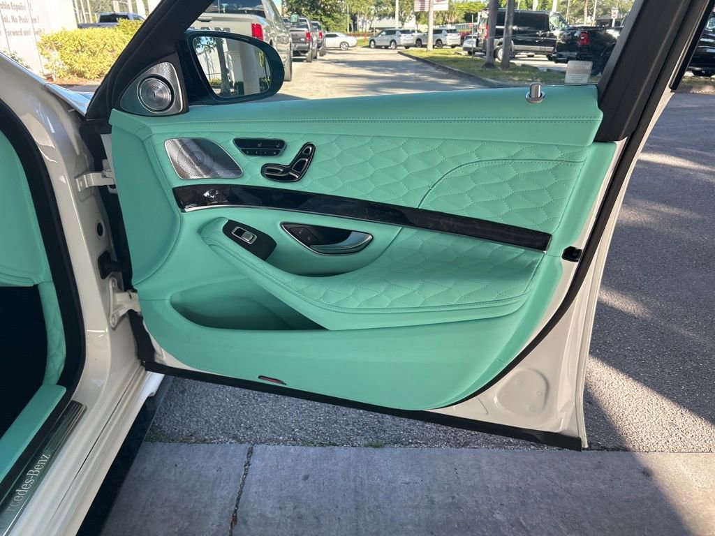 Used 2019 Mercedes-Benz S 560 Sedan w/ Premium Package image 25