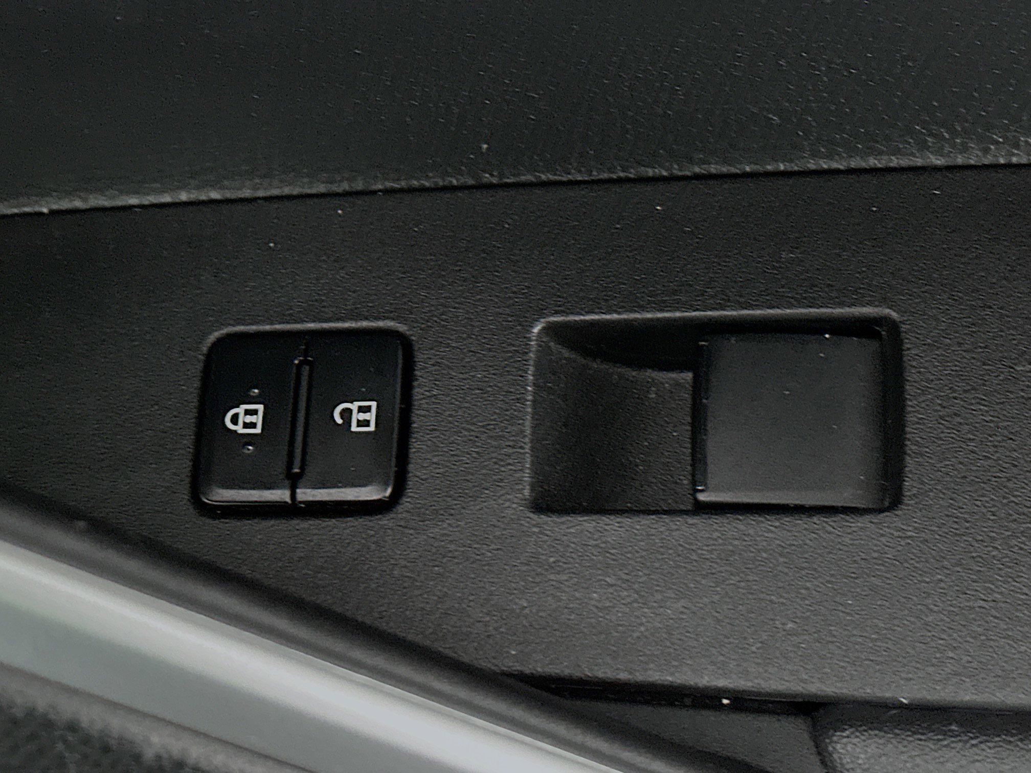 Used 2023 Toyota Corolla Cross L image 28