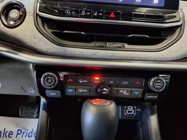 Used 2023 Jeep Compass Latitude w/ Convenience Group image 22