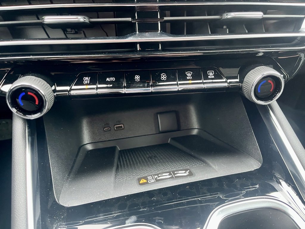 New 2026 Chevrolet Traverse LT image 14