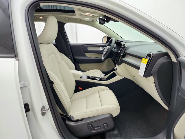 New 2026 Volvo XC40 B5 Plus w/ Climate Package AWD/4WD image 18