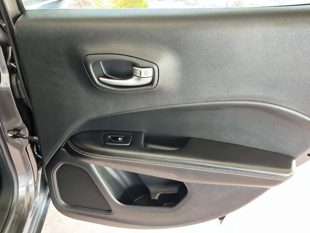 Used 2018 Jeep Compass Sport w/ Tech Group AWD/4WD image 19