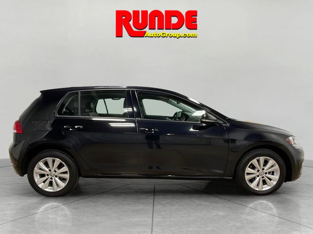 Used 2021 Volkswagen Golf 4-Door image 6
