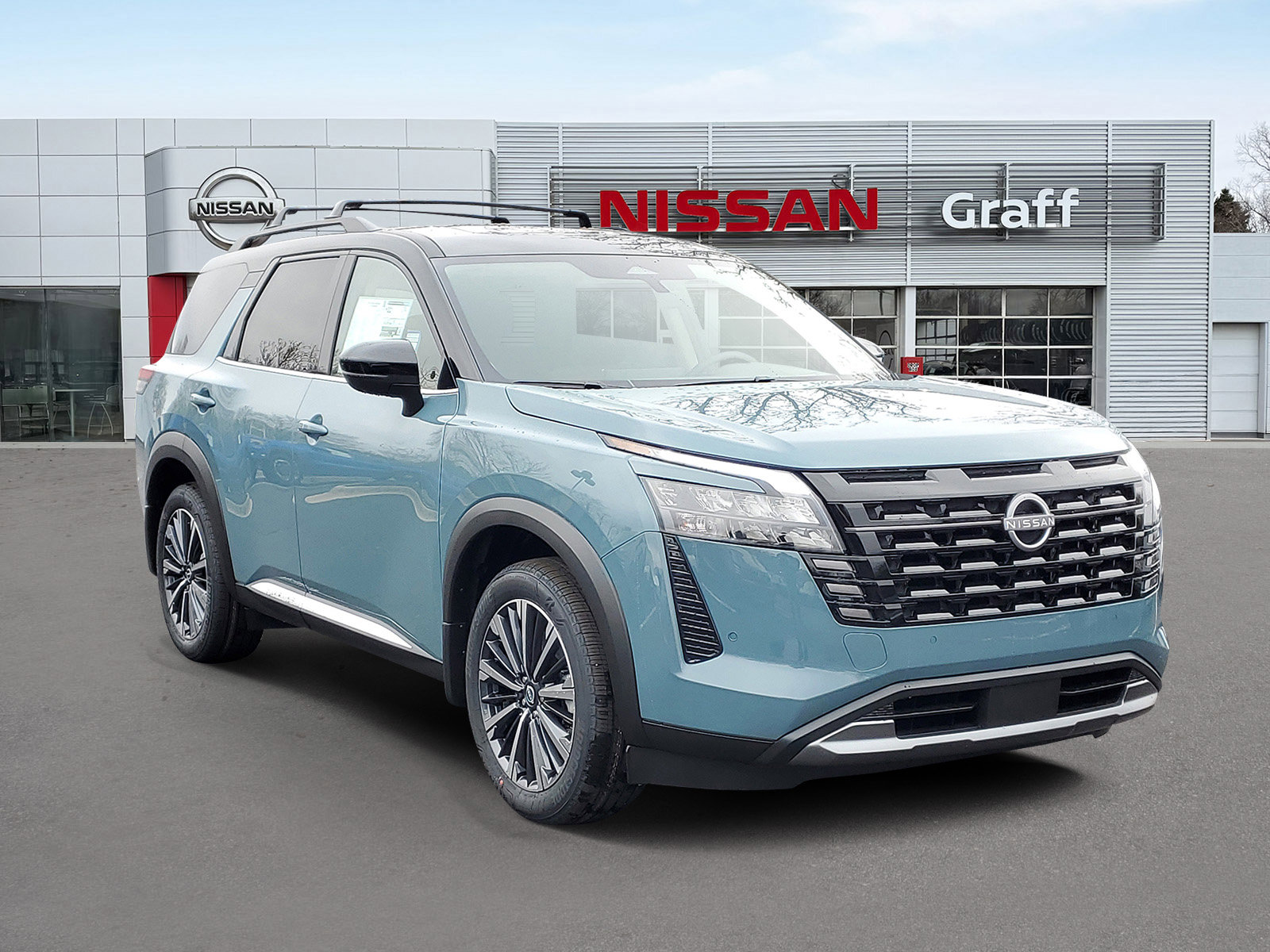 New 2026 Nissan Pathfinder Platinum image 2