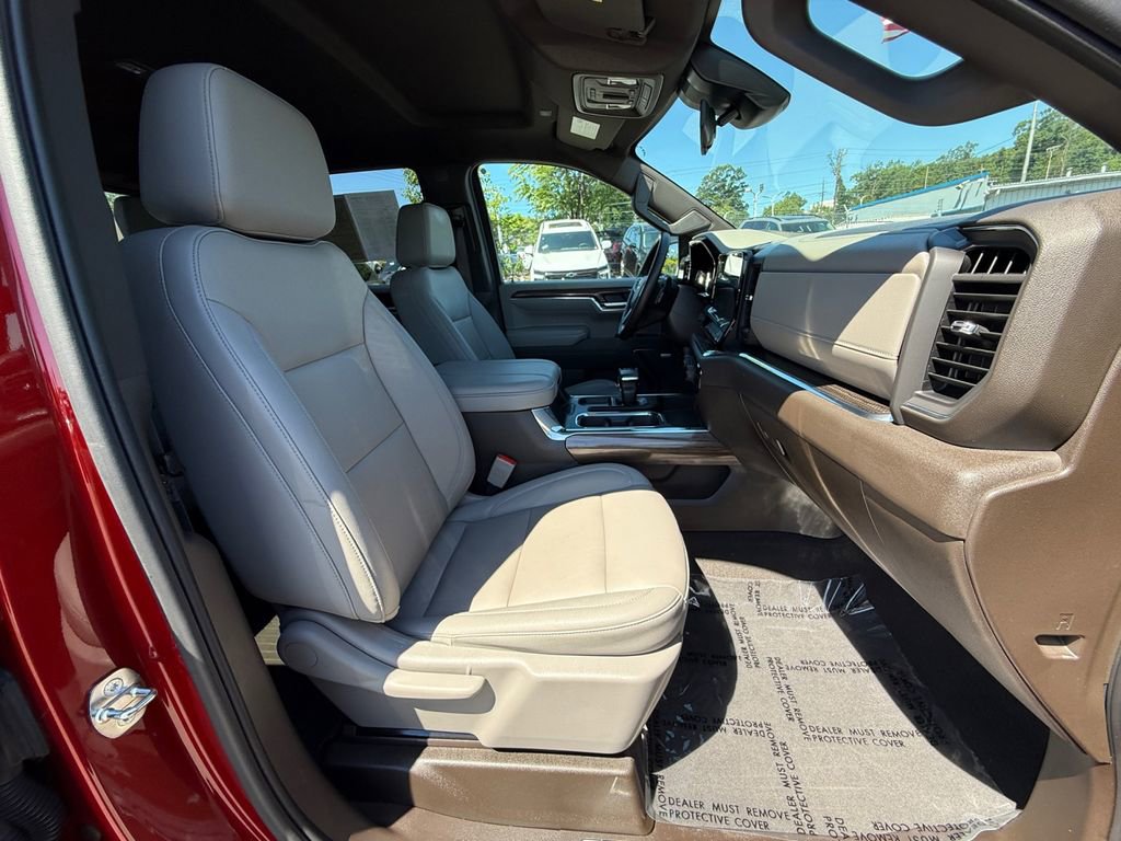 Used 2024 Chevrolet Silverado 1500 LT Trail Boss w/ Convenience Package II AWD/4WD image 27