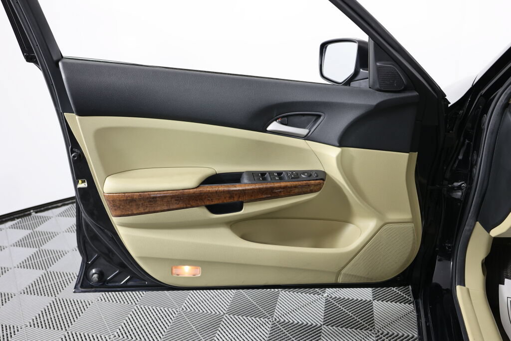 Used 2012 Honda Accord EX image 11