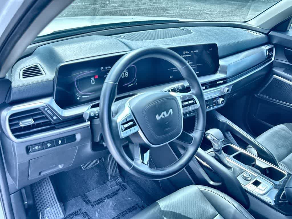 Used 2024 Kia Telluride LX FWD image 13